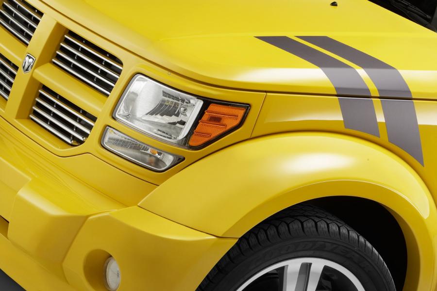  Dodge Nitro Detonator 2010 года  (фото 3 из 8)